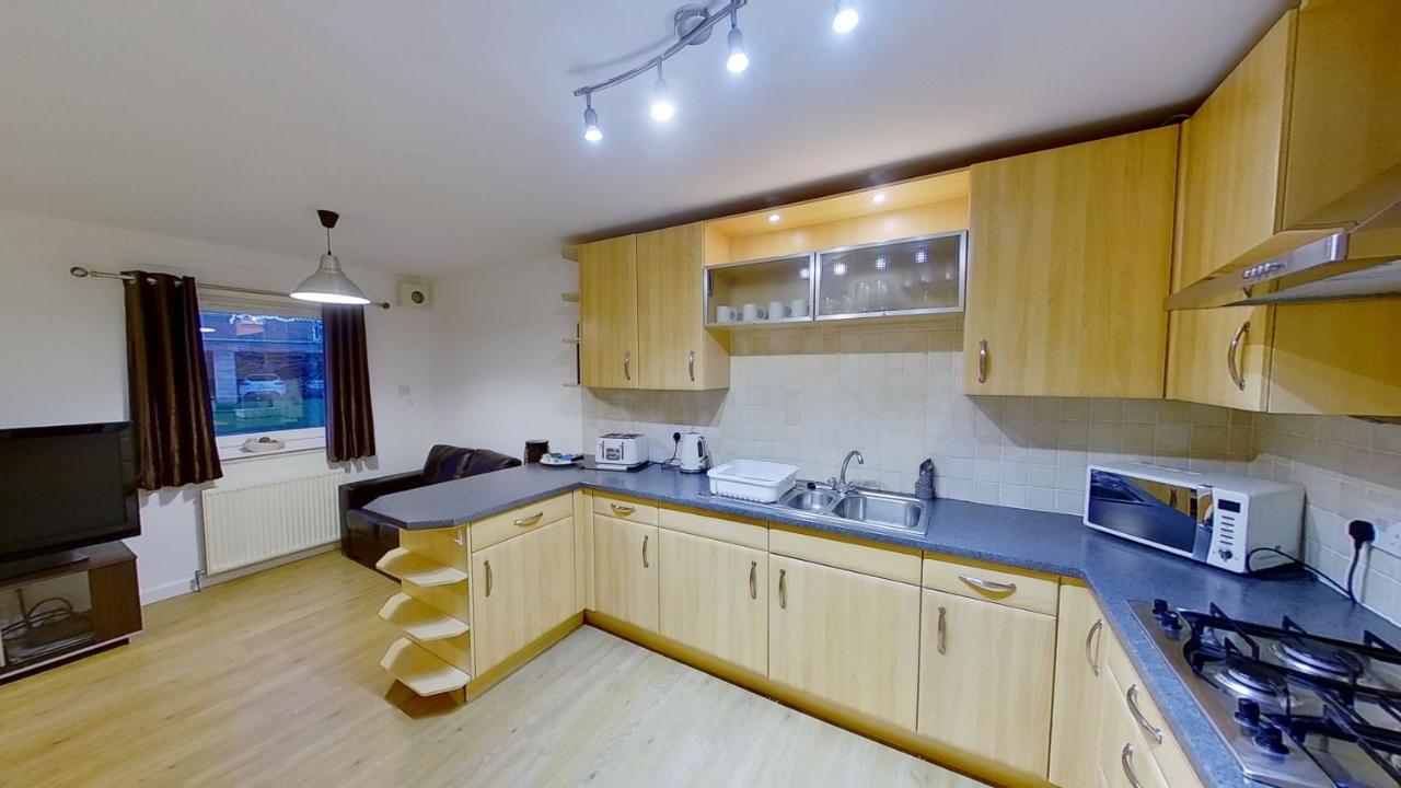Orange Town House - Shaw Road, Only 6 Minutes To City Centre Aberdeen Ngoại thất bức ảnh