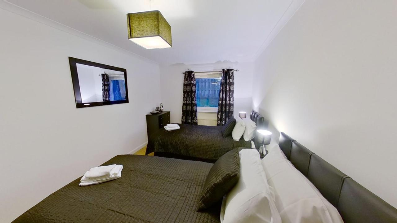 Orange Town House - Shaw Road, Only 6 Minutes To City Centre Aberdeen Ngoại thất bức ảnh