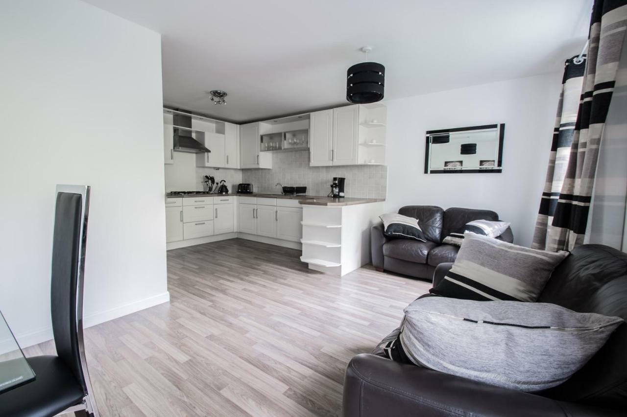 Orange Town House - Shaw Road, Only 6 Minutes To City Centre Aberdeen Ngoại thất bức ảnh