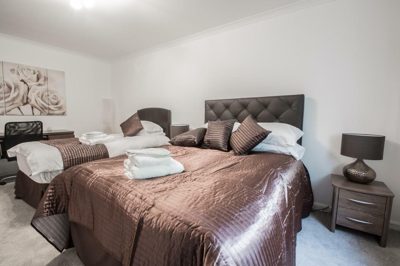 Orange Town House - Shaw Road, Only 6 Minutes To City Centre Aberdeen Ngoại thất bức ảnh